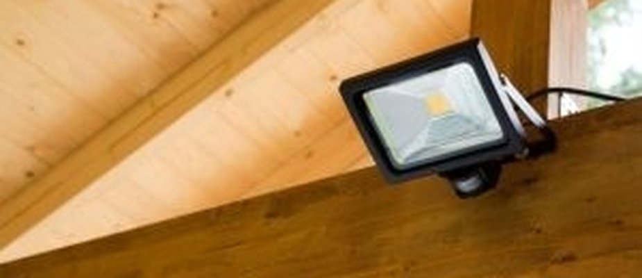 Refletor LED: vantagens e benefícios para sua residência