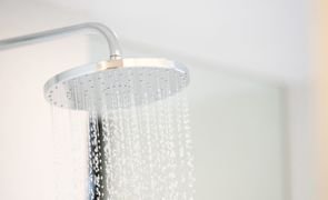 chuveiro scaled 1
